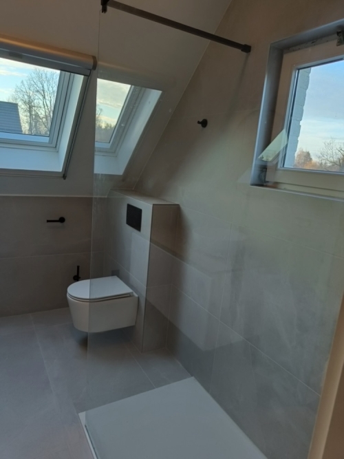 Badkamer renovatie hangtoilet